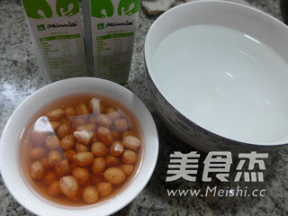 花生牛奶的做法步骤：1