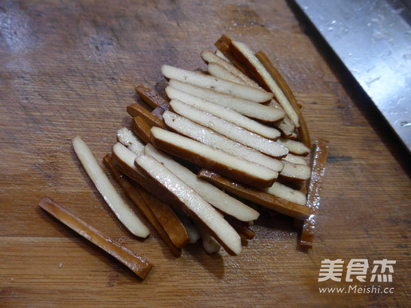 香干炒芹菜的做法步骤:2
