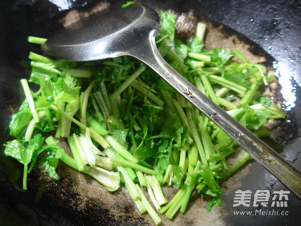 香干炒芹菜的做法步骤:3