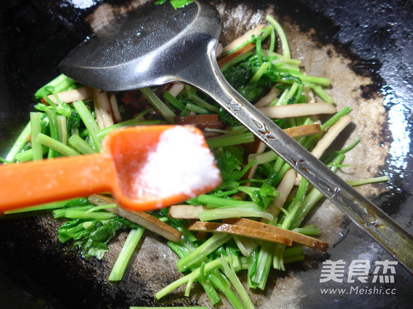 香干炒芹菜的做法步骤:6
