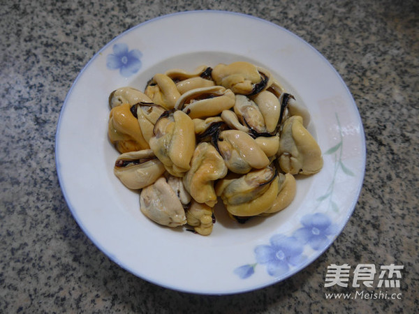 韭菜茭白炒淡菜的做法步骤:2