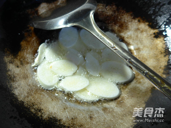 韭菜茭白炒淡菜的做法步骤:3