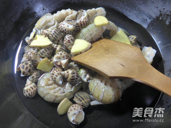 盐水花螺虾蛄的做法步骤：4