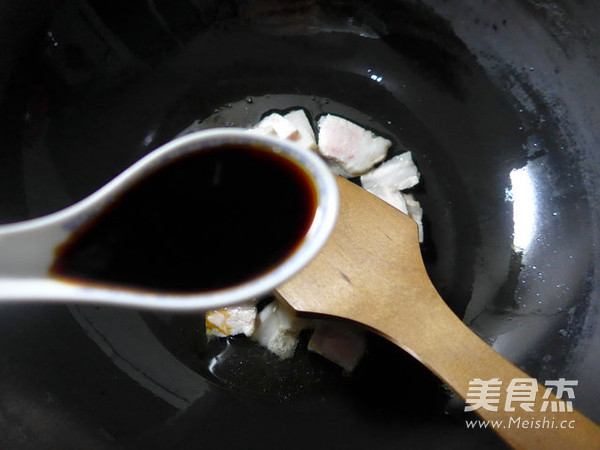 猪肉白菜煮土豆的做法步骤：2