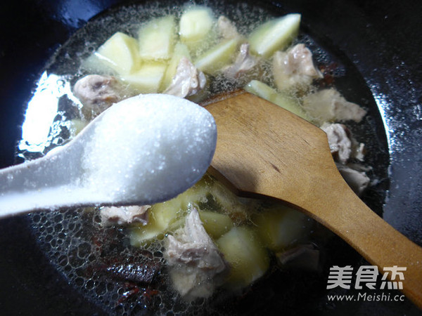 土豆烧兔肉的做法步骤：7