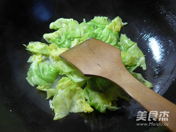 牛肉酱鸡蛋炒圆白菜的做法步骤：7