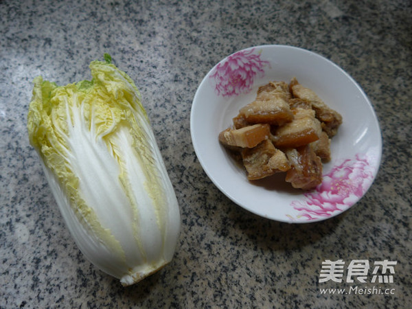 红烧肉煮娃娃菜的做法步骤：1