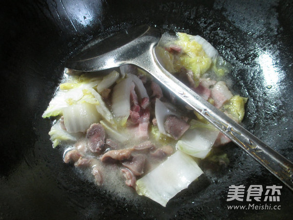 咸肉鸡胗炒白菜的做法步骤：10