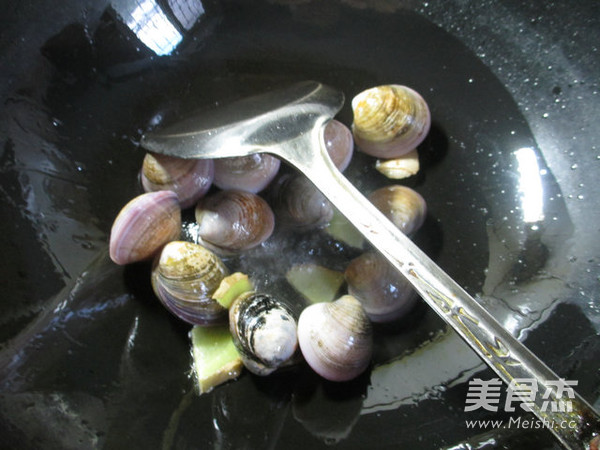圆蛤煮螃蟹的做法步骤:4