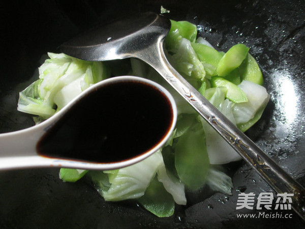 莴笋炒白菜的做法步骤:7
