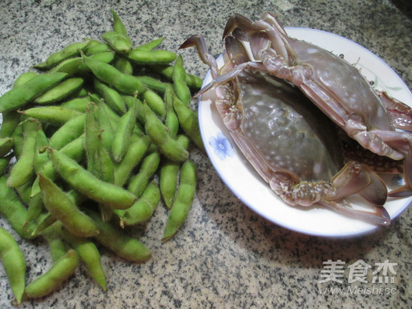 毛豆炒螃蟹的做法步骤：1