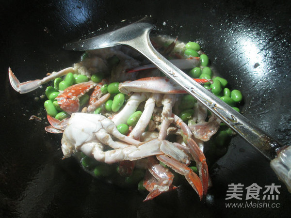 毛豆炒螃蟹的做法步骤:8