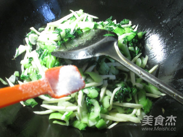茭白炒手捏菜的做法步骤:10