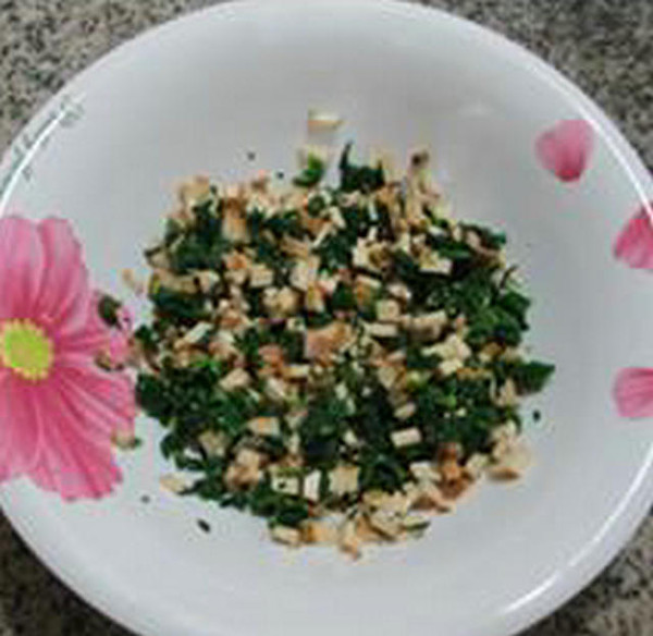 香干芹菜叶春卷的做法步骤:9