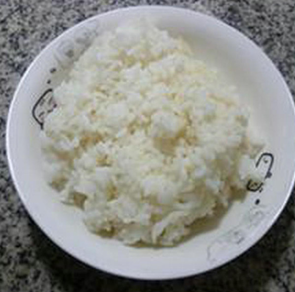 瘦肉丝泡菜炒饭的做法步骤：1