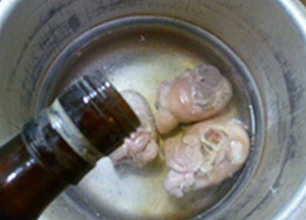圆白菜香菇猪蹄汤的做法步骤：5