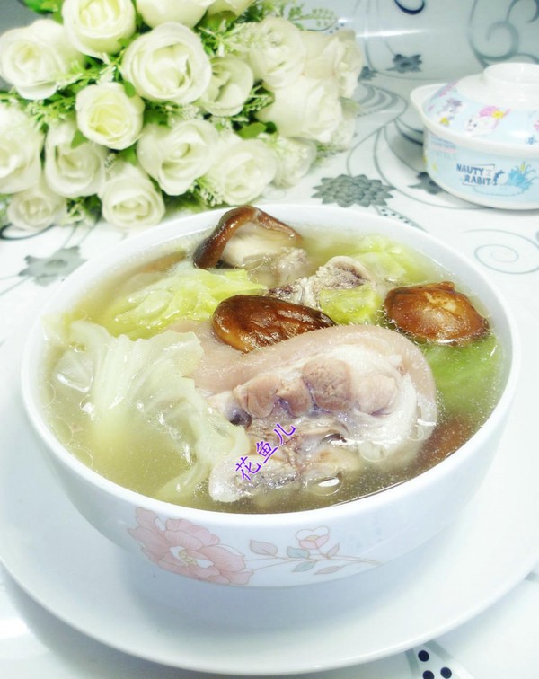 圆白菜香菇猪蹄汤的做法步骤：10