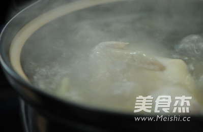 #土鸡火腿养生煲 的做法图解5