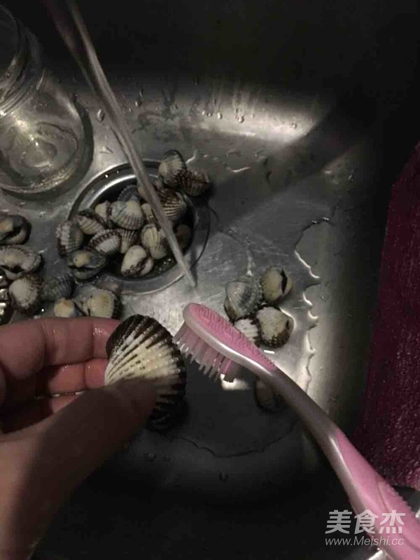 生腌血蛤的做法步骤：1