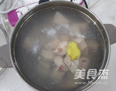 砂锅红烧肉的做法步骤:2