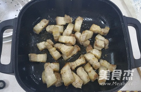 砂锅红烧肉的做法步骤:5