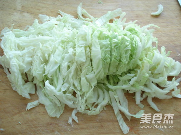 小炒白菜丝的做法步骤:2