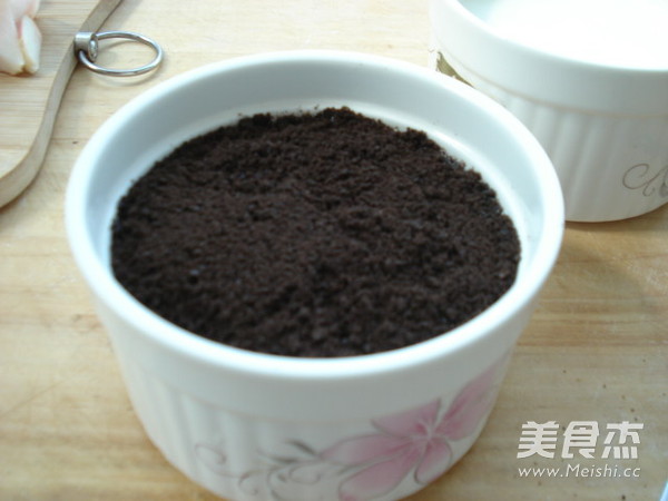 鲜桃酸奶盆栽的做法步骤:6
