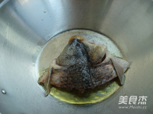鱼头火锅的做法步骤:4