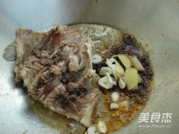 鱼头火锅的做法步骤:6