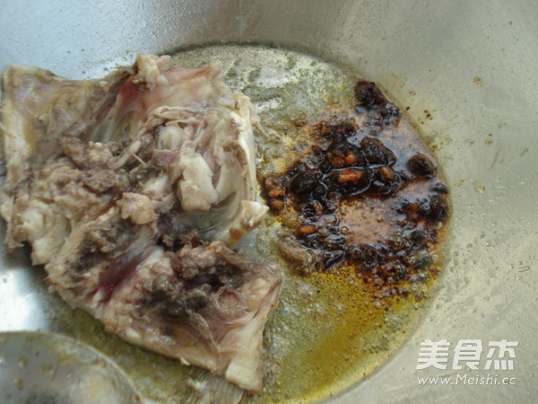 鱼头火锅的做法步骤:5