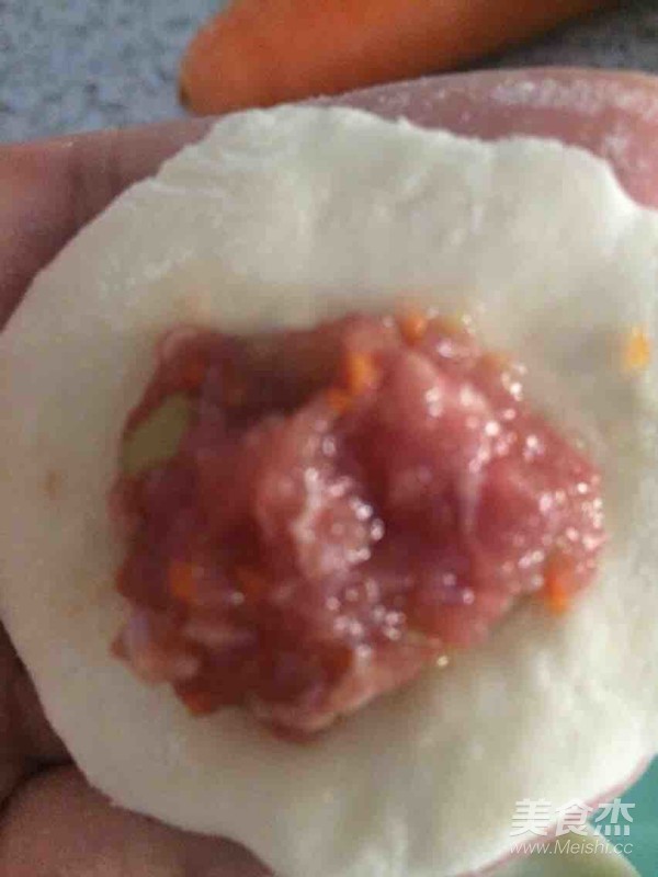 儿童水饺胡萝芹菜牛肉的做法步骤：7