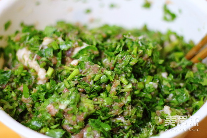 芹菜馅煎饺的做法步骤:6