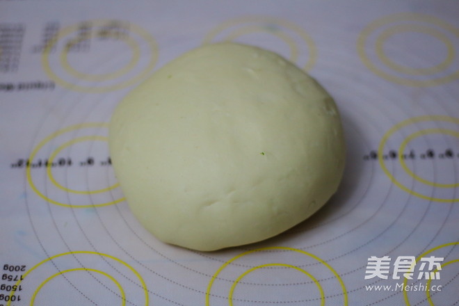 芹菜馅煎饺的做法步骤：1