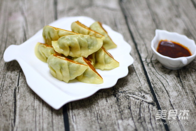 芹菜馅煎饺的做法步骤:15