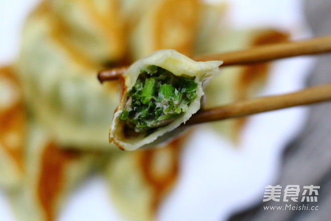 芹菜馅煎饺的做法步骤:16