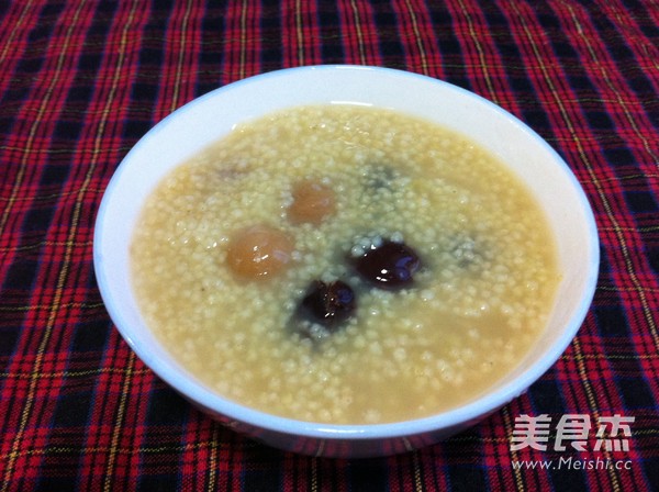 小米桂圆红枣粥的做法步骤：6