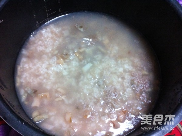 莲藕山药大米粥的做法步骤：7