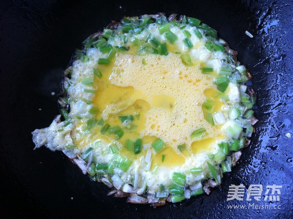 黄瓜蛋炒饭的做法步骤：4