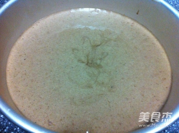 巧克力戚风蛋糕的做法步骤:11