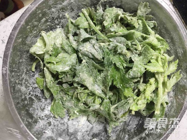 蒸芹菜叶的做法步骤:7