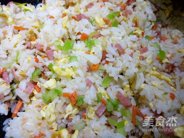 蛋炒饭的做法步骤：7