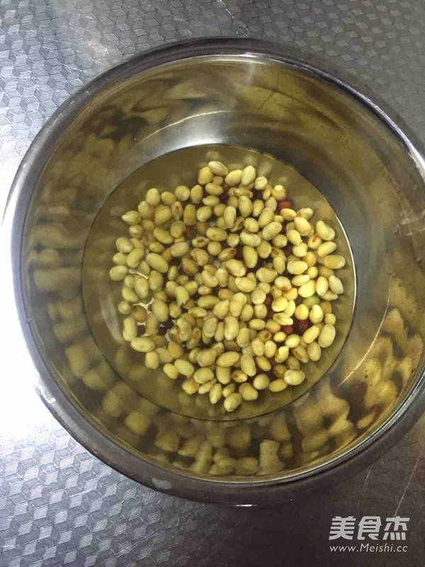 红豆豆浆的做法步骤：2