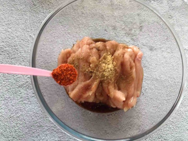 香酥鸡柳的做法步骤：3