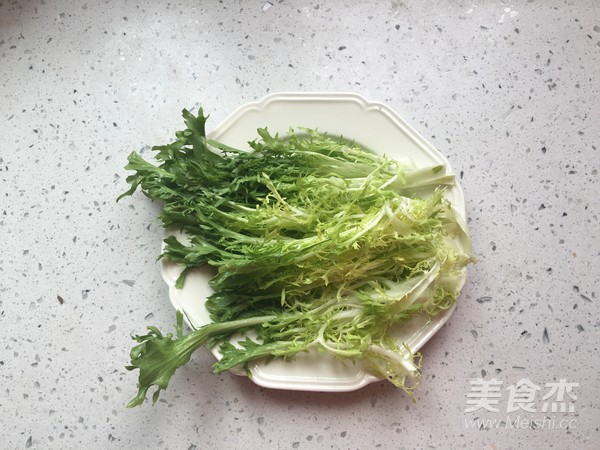 北极虾沙拉的做法步骤:2