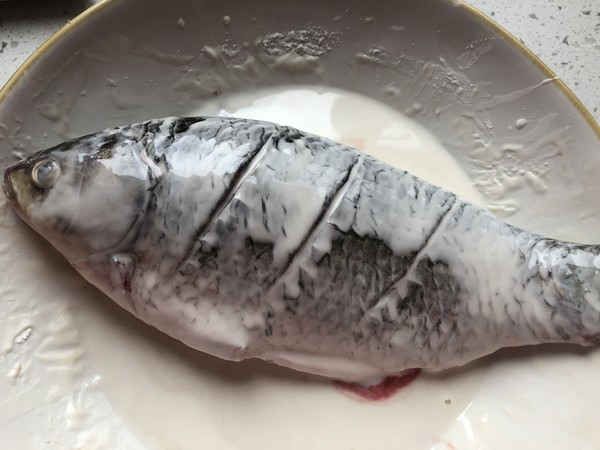 糖醋鲫鱼的做法步骤:4