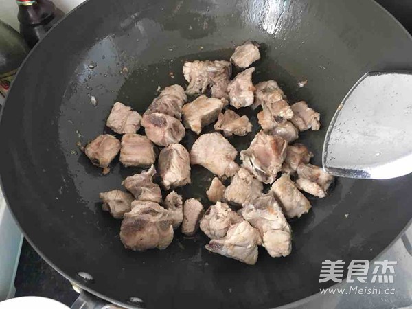 土豆烧排骨（川味）的做法步骤：14