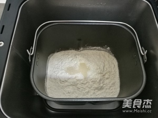 淡奶油紫薯肉松小面包的做法步骤：1