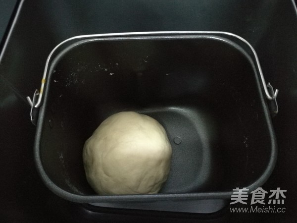 胡萝卜猪肉包的做法步骤：2