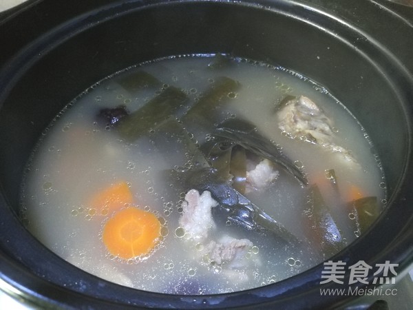 胡萝卜海带排骨汤的做法步骤:8