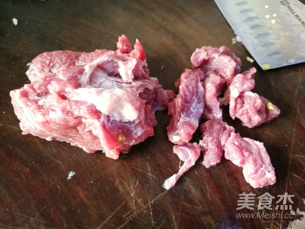 酸豆角炒牛肉末的做法步骤：3